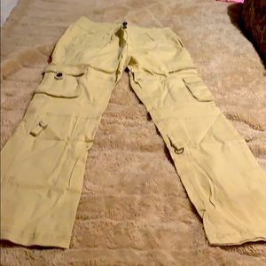Mid rise-wide waist cargo pants